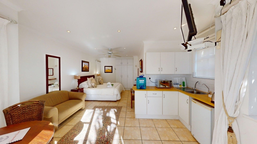8 Bedroom Property for Sale in Summerstrand Eastern Cape